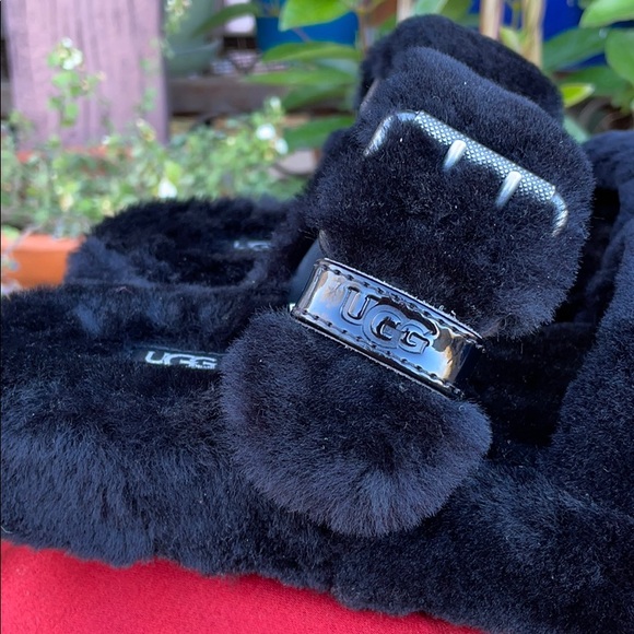 New UGG Brand Black Fuzz Yeah Slides Sz 8 - Picture 3 of 16